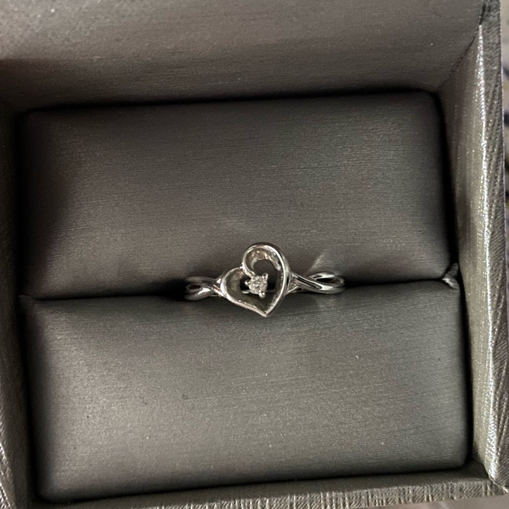 Zales white gold diamond accent heart ring size 7